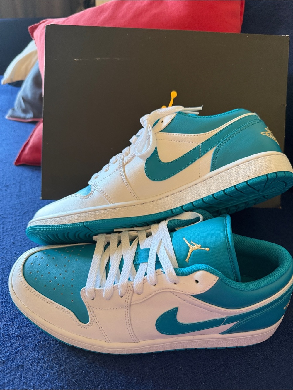 Air Jordan 1 Low Men’s Shoes 

White/ Aquatone/ Celestial Gold
